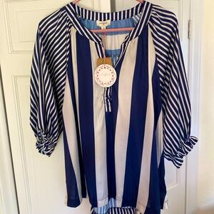 Lightweight striped navy & cream blouse by Umgee.  Medium.  NWT.